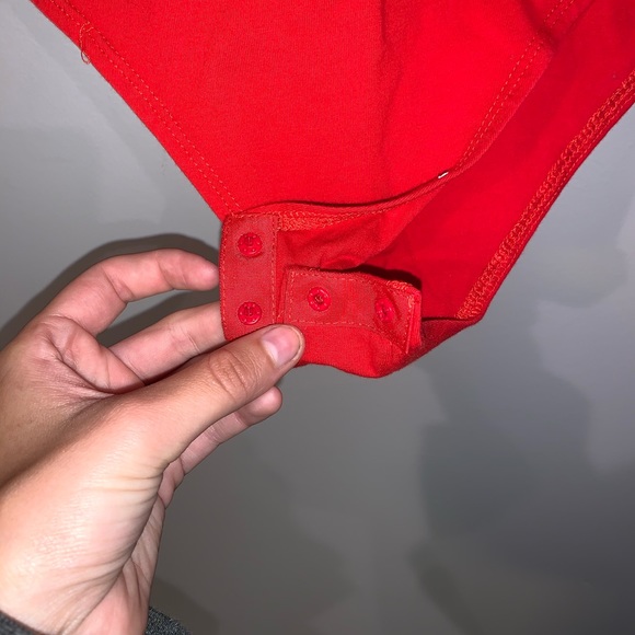 Red bodysuit - Picture 4 of 4